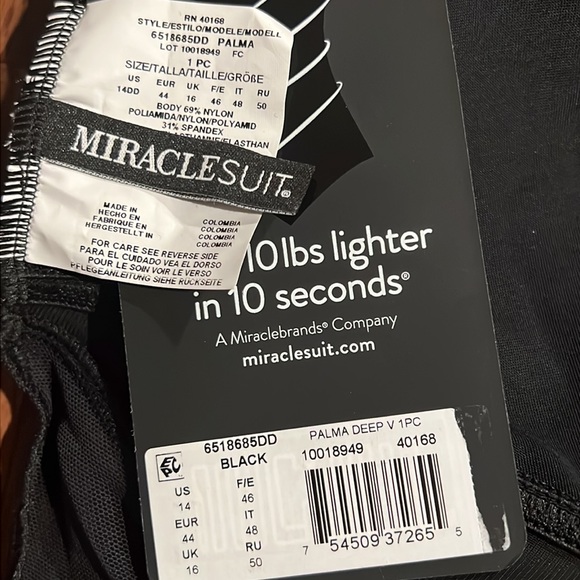 Miraclesuit Illusionist Palma Deep V One Piece, 14DD - Picture 13 of 16